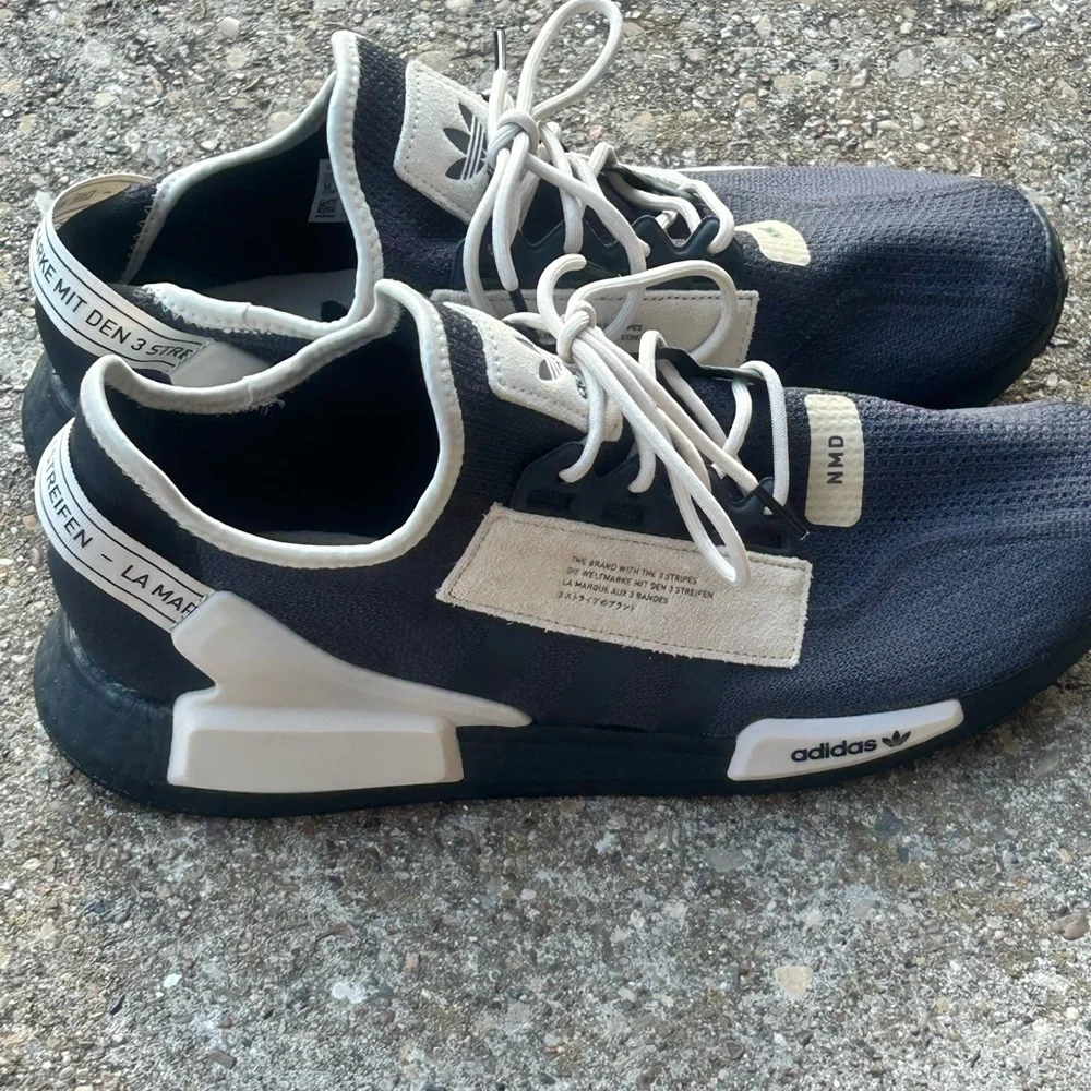 Adidas Originals NMD_R1.V2 Carbon Savannah - Picture 2 of 9